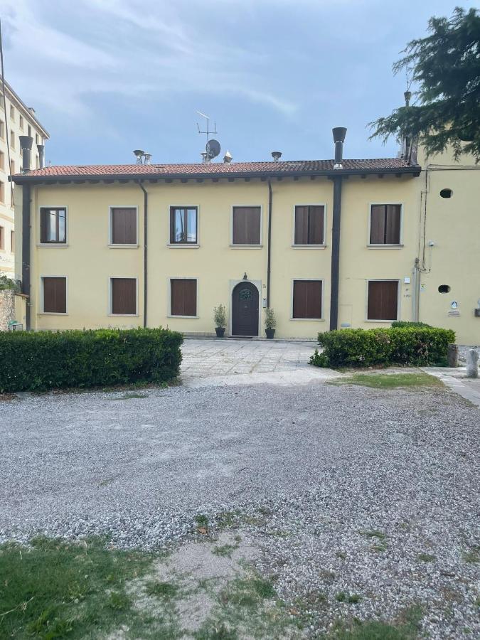 Appartamento A Verona E Parcheggio Nella Proprieta Exterior photo